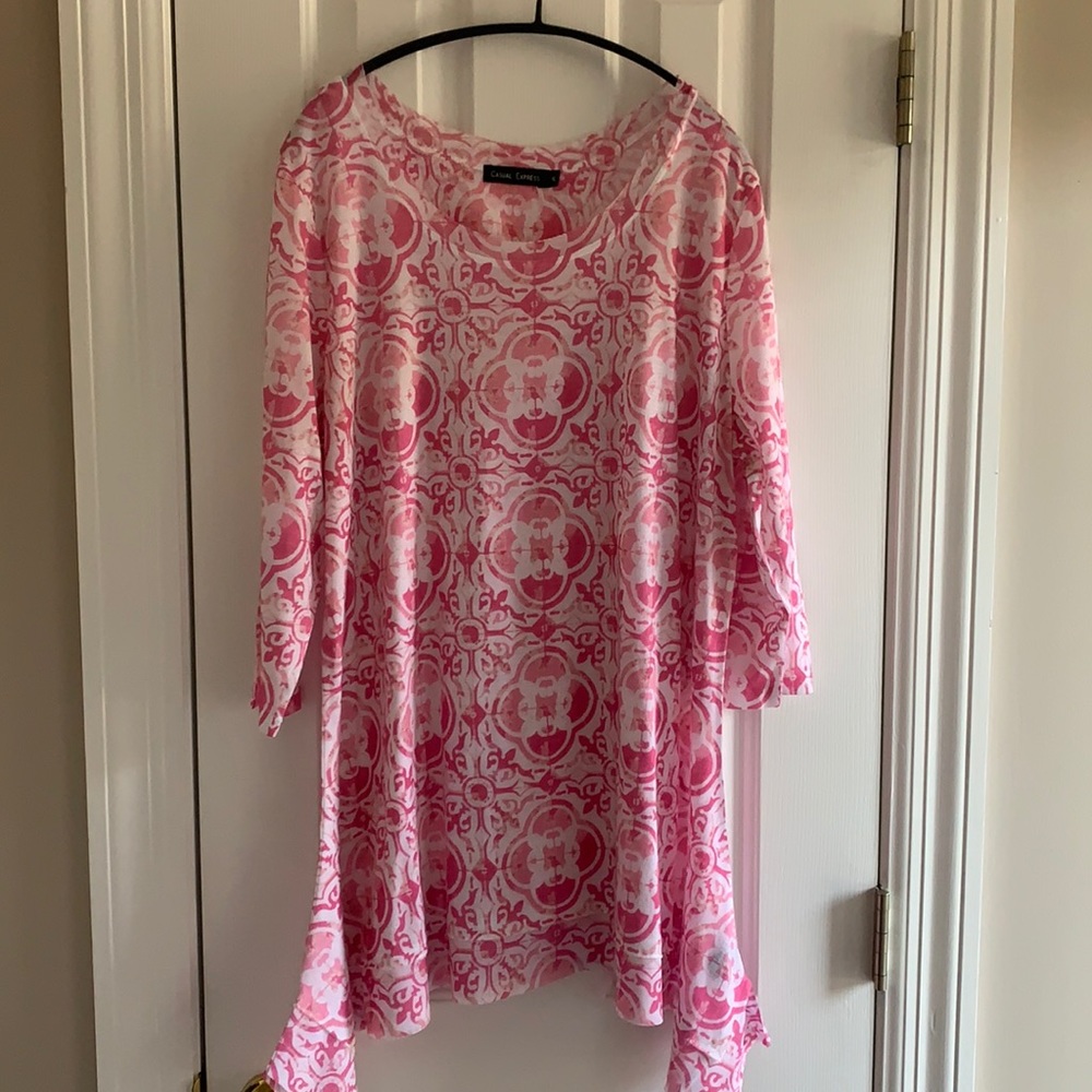 Casual Express Pink & White Top- Size XL